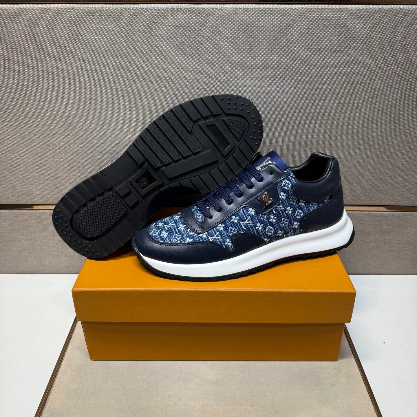 ⬛️Ex-factory price p442【LV～】men's casual shoes, 2025z cabinet sales simultaneously 🔶Size: 38-44 #️⃣ 🔷3 colors🔜The upper is made of multi-material splicing ➕Genuine leather lining, comfortable and breathable, sole: original comfortable and wear-resistant outsole, ⚠️real thing📱photographed🎬real thing is better📢📢📢